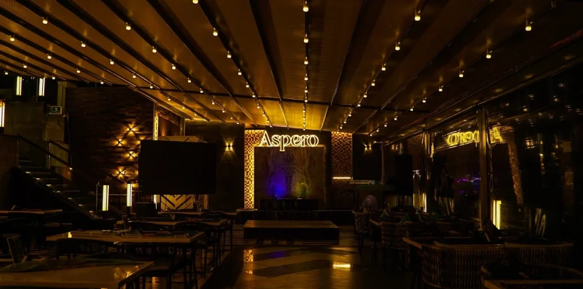 Role of Art and Décor in Dining Experiences 6 Art and Décor