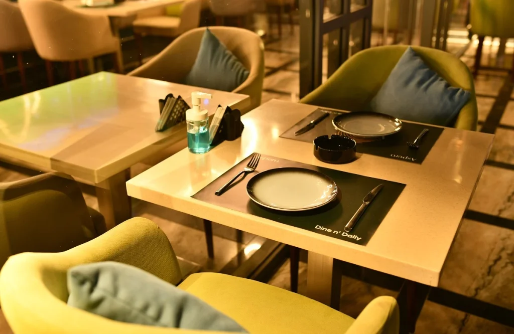 Décor in Restaurants Décor in Restaurants