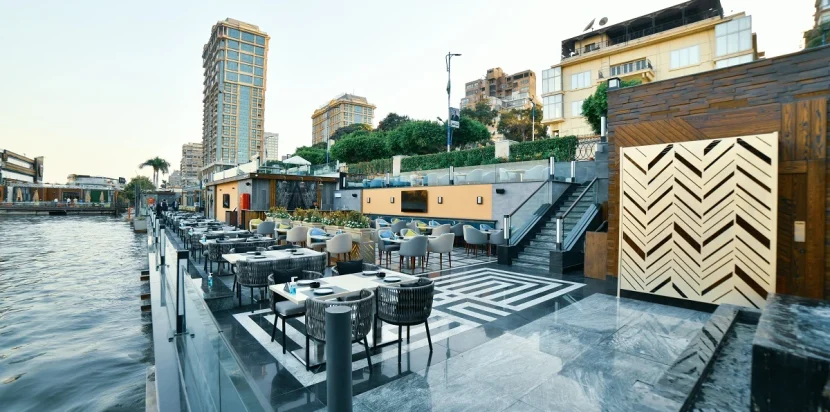 Dine by the Nile