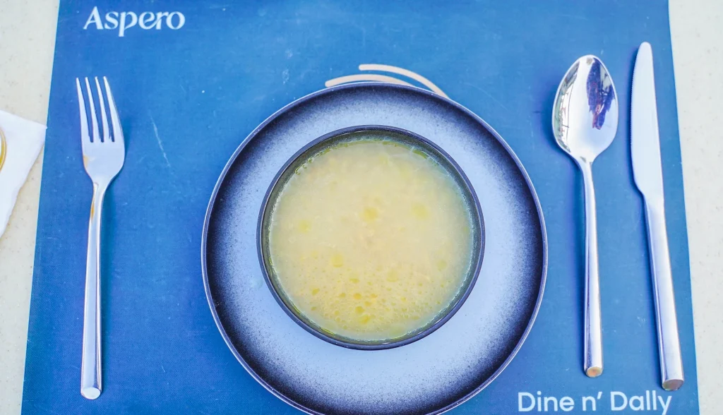 Daytime dining by the Nile